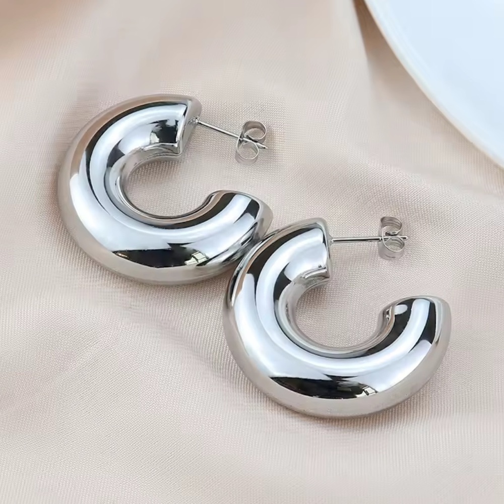 ◾️Silver Classic Glossy C-shaped Hoop Earrings